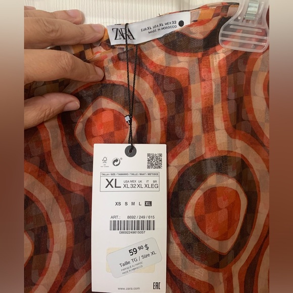 XL skirt with contrasting slip - Picture 4 of 4